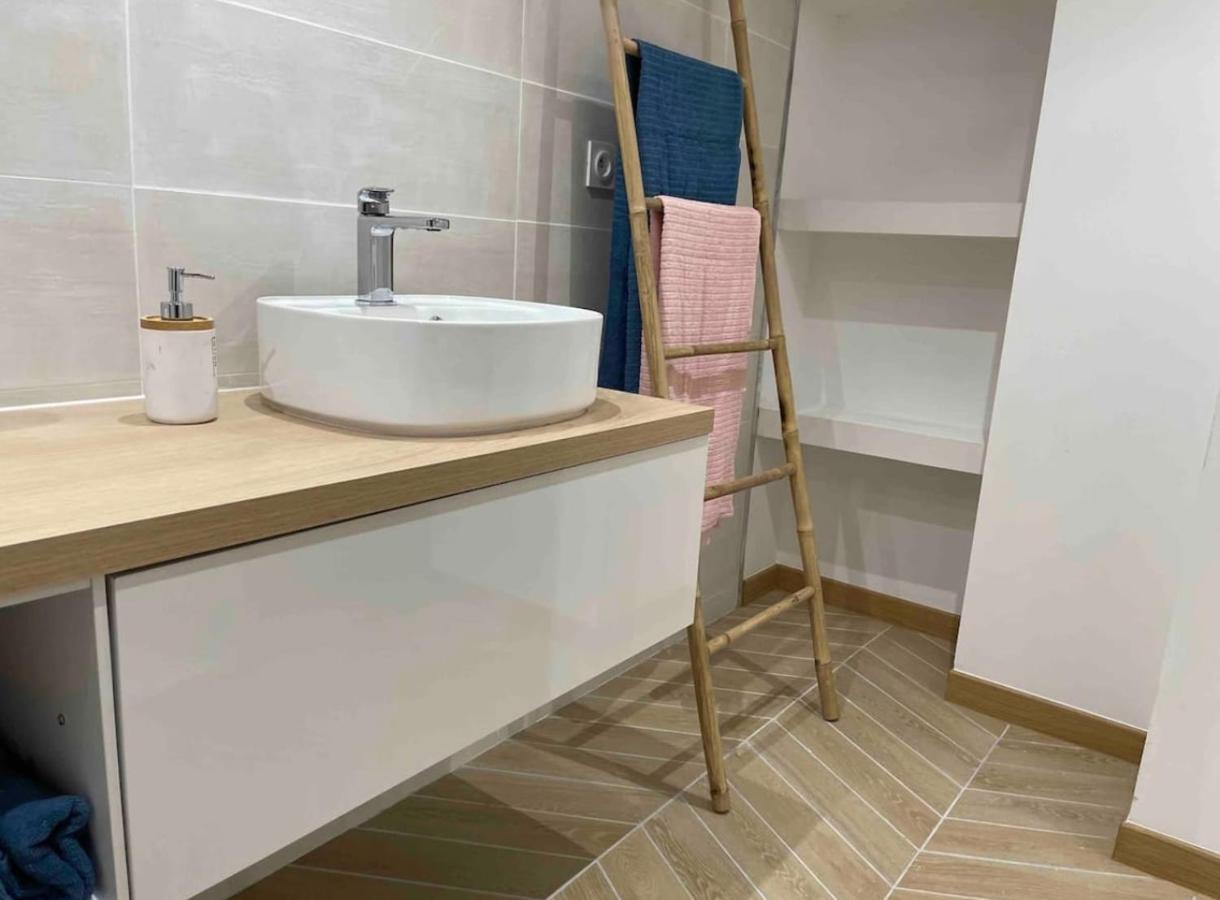 Le Duplex - Gare / Tram / Netflix Apartment Fontaine  ภายนอก รูปภาพ