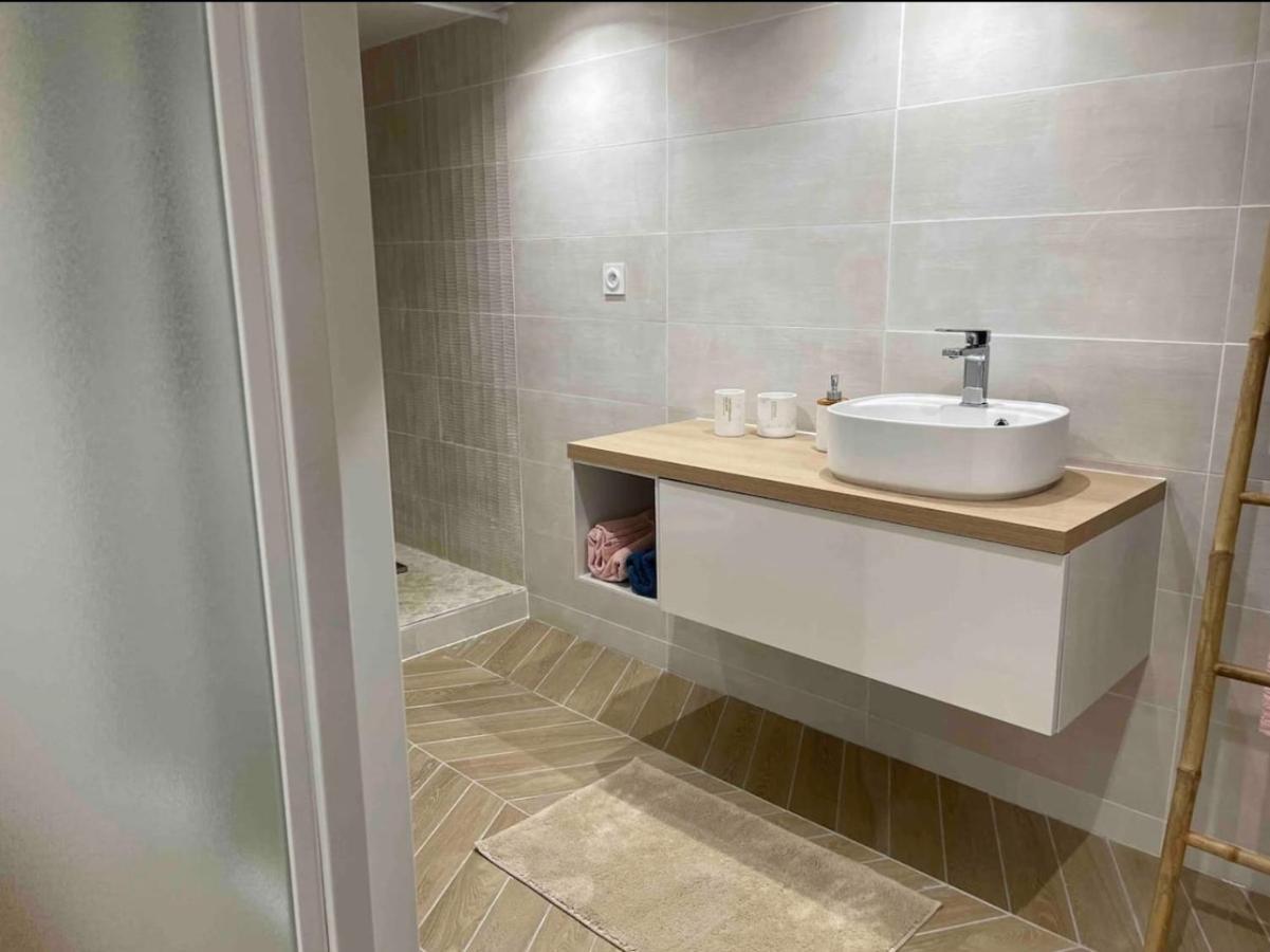 Le Duplex - Gare / Tram / Netflix Apartment Fontaine  ภายนอก รูปภาพ